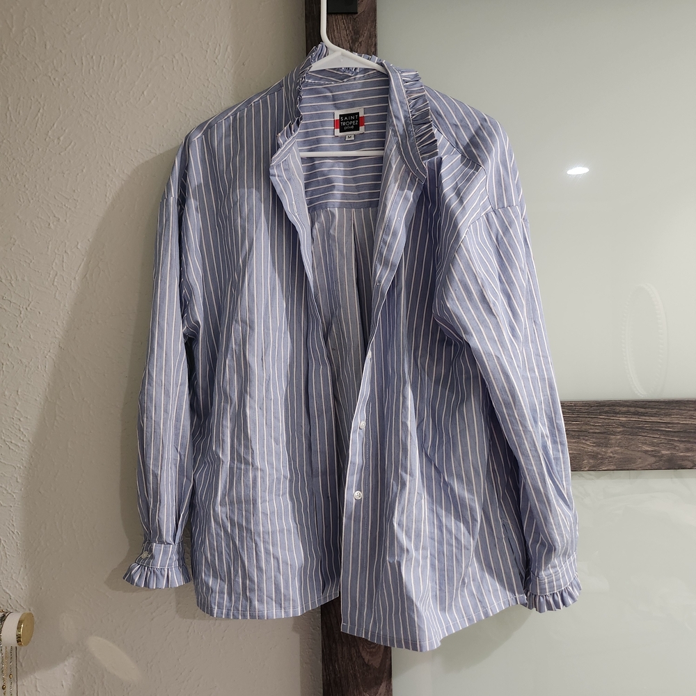 3/$15 Saint Tropez West Women's Blue Striped Button Down Shirt